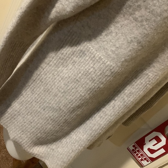 St Tropez West 2 ply cashmere sweater. - Picture 4 of 12